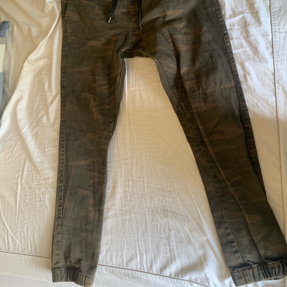 Slim fit camo colored Joggers